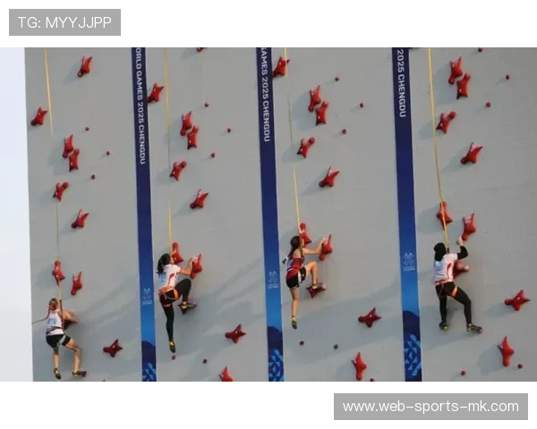 攀岩女神新纪录：爬墙像飞